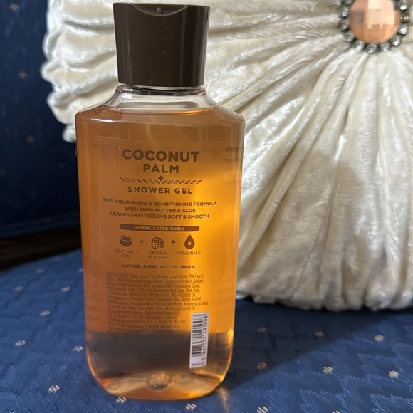 BATH & BODY WORKS SET. . . COCONUT PALM SCENT - Picture 6 of 6